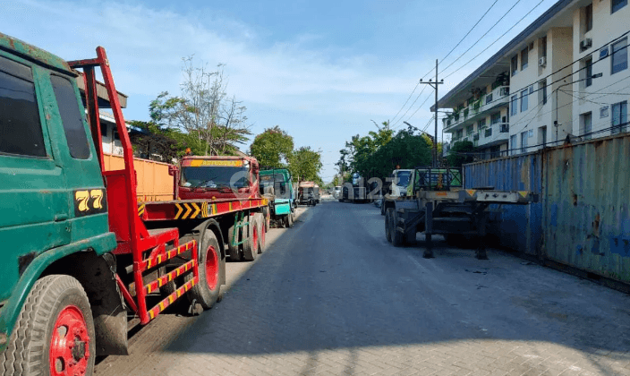 Disewakan Gudang Teluk Kumai Dekat Pelabuhan Perak Parkir Luas 1