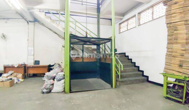 Gudang Pabrik di Dukuh Kupang Barat 3