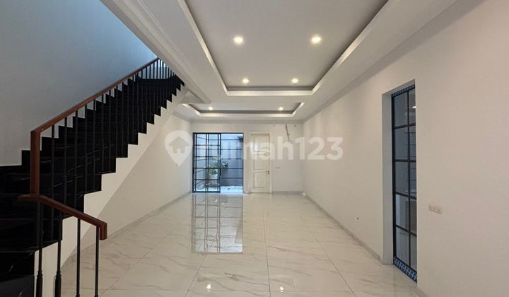 Dijual Rumah Mewah Gress American Minimalis di Galaxy Bumi Permai Araya, Dekat Kertajaya Indah, Wisma Mukti, Dharmahusada, Pakuwon City 2