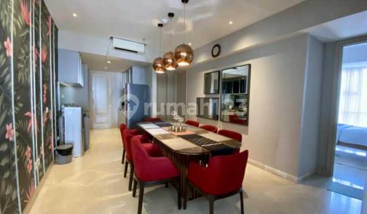 For Rent (Disewakan) One Icon Apartment 3 BR with Private Lift, Plaza Tunjungan 2