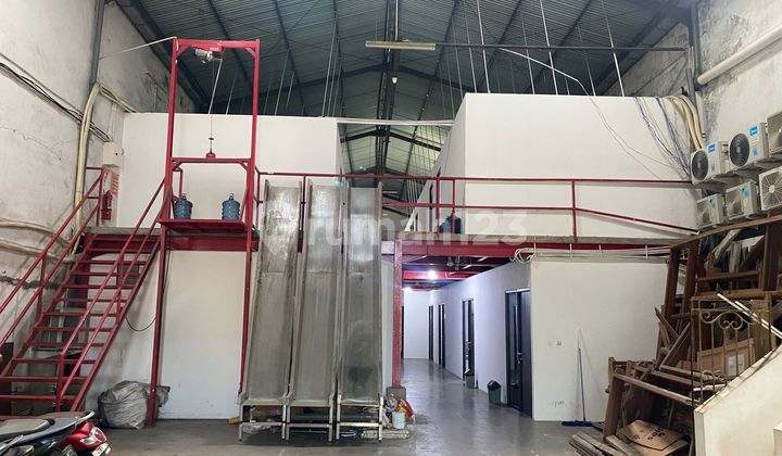 For Sale: Margomulyo Permai Warehouse, currently used as a 2-Storey Office, Neat and Good Condition. For Sale: Margomulyo Permai Warehouse, currently used as a 2-Storey Office, Neat and Good Condition.