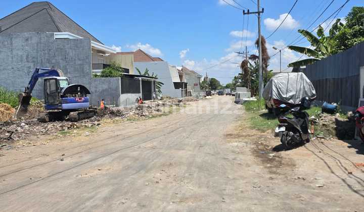 Land for sale in Klampis Semolo Barat, near Semolowaru, MERR, Rungkut, Manyar, Sukolilo. Land for sale in Klampis Semolo Barat, near Semolowaru, MERR, Rungkut, Manyar, Sukolilo.