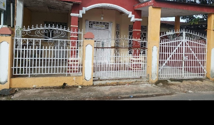 Rumah strategis 1