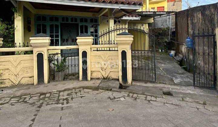 Rumah strategis 1