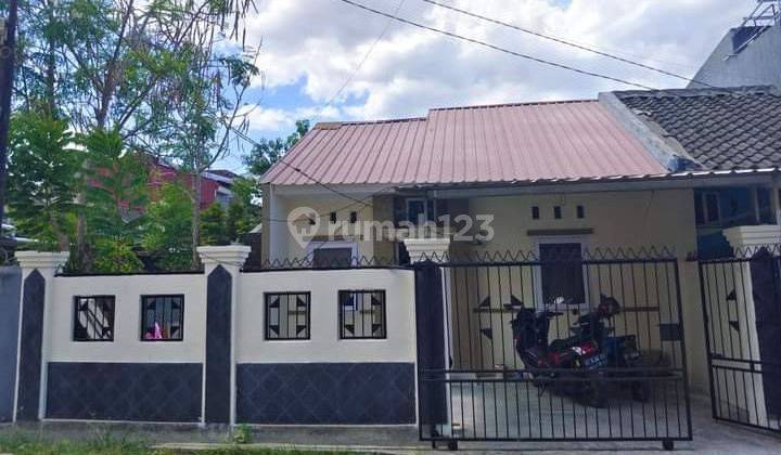 Rumah strategis 1