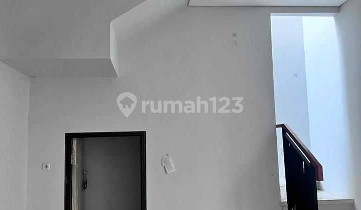 Vg282 Dijual Rumah 2 LT Siap Huni Dekat Universitas Akses Tol SHM di Pondok Tjandra Sidoarjo