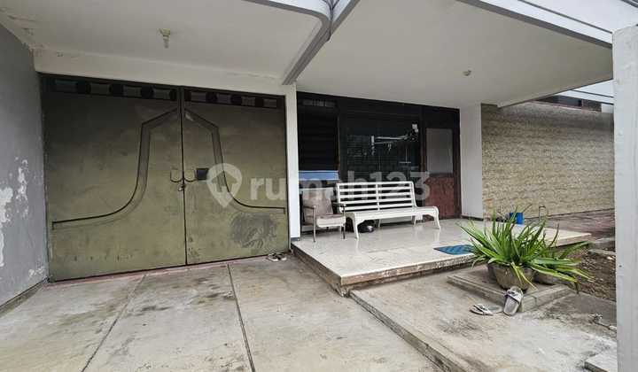 Ema407 Dijual Rumah Siap Huni Asri Strategis SHM di Manyar Tirto