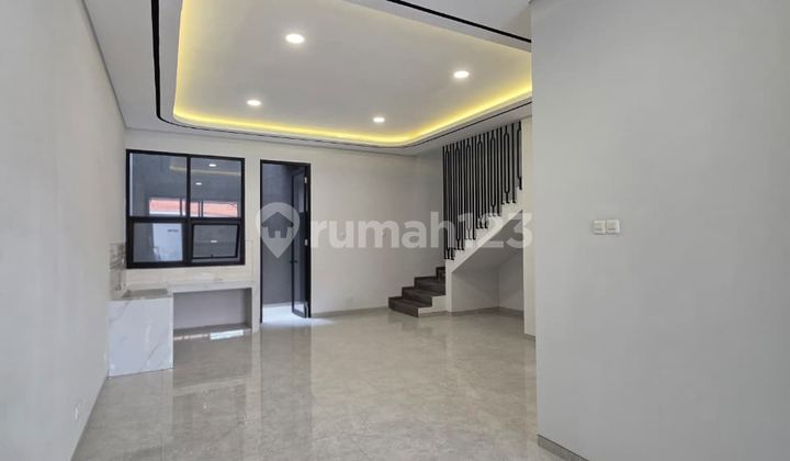 VG261 Dijual Rumah Baru Cakep SHM di Manyar