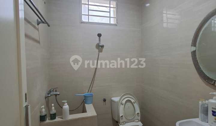 Ca912 Dijual Rumah Modern Siap Huni Strategis SHM di Klampis Surabaya Timur