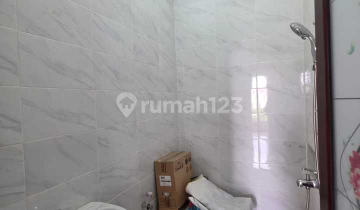 VG258 DIJUAL RUMAH HOOK SEMI FURNISH SHM DI SUTOREJO 2