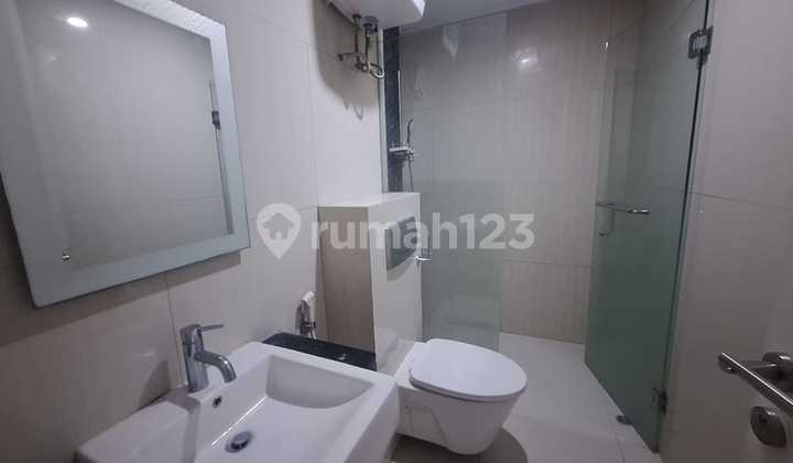 Vg270 Disewa Apartemen Bagus Siap Huni Furnish Murah Strategis di Via Ciputra World Surabaya