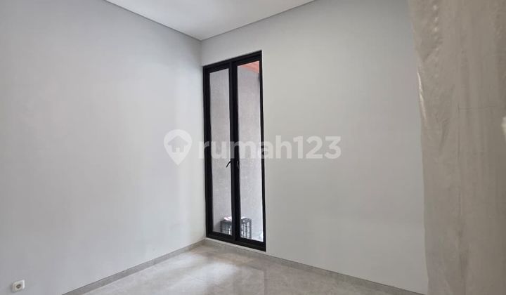 VG261 Dijual Rumah Baru Cakep SHM di Manyar 2