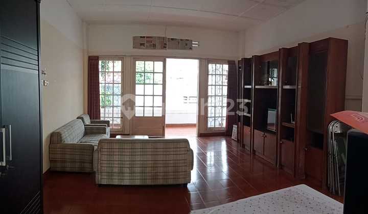 For Rent Rumah Cantik Modern di Daerah Jalan Suci 4