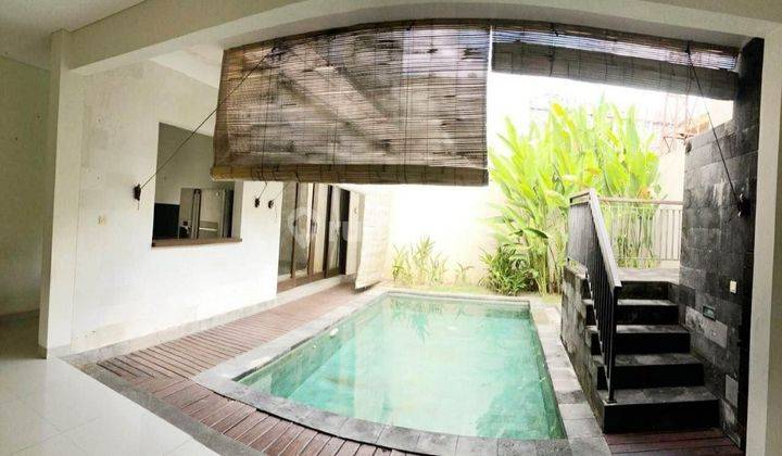 For Sale Villa Daerah Seminyak Bali Strategis 3