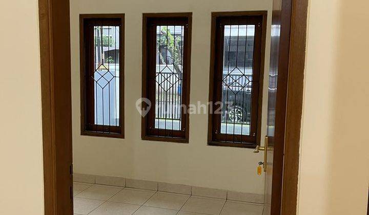 Disewakan Rumah Nyaman Terawat Siap Huni di Batununggal, Bandung 11