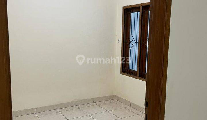 Disewakan Rumah Nyaman Terawat Siap Huni di Batununggal, Bandung 13