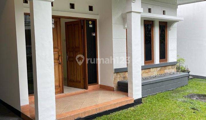 Disewakan Rumah Nyaman Terawat Siap Huni di Batununggal, Bandung 1