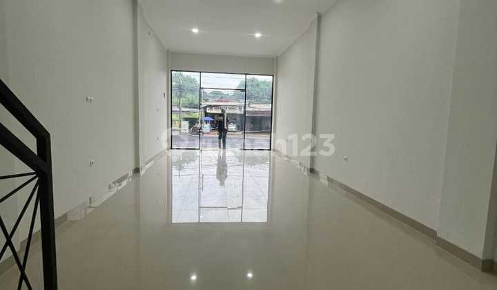 Ready-to-Occupy Shophouse in a Strategic Location for Various Businesses in Jati Bening