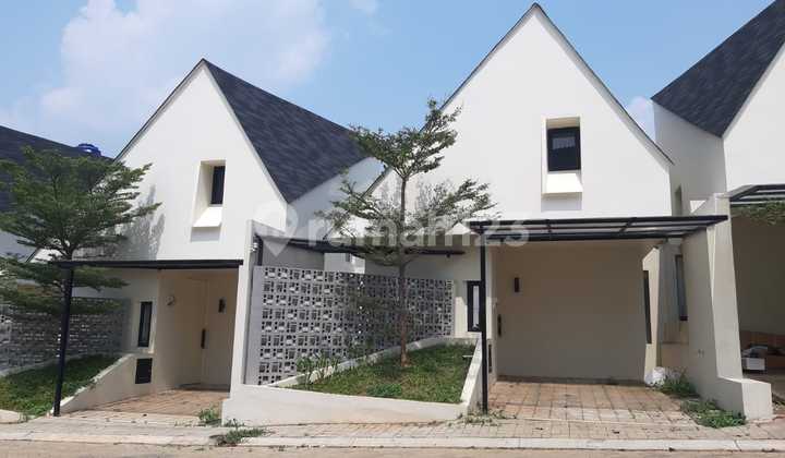 Rumah Scandinavian Lingkungan Asri di Pusat Kota Lokasi Strategis 2