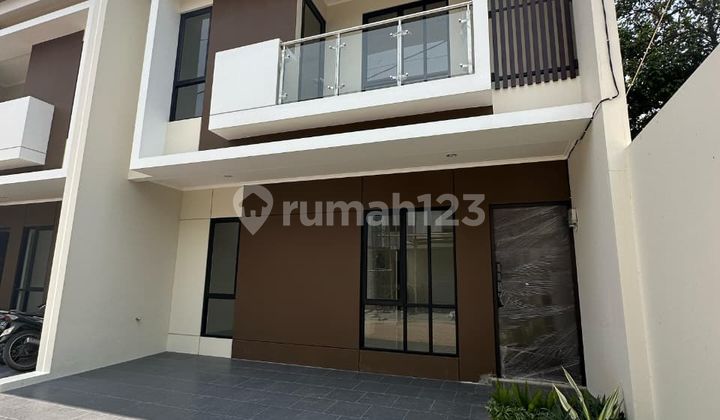 Luxury 2-Story House in a Strategic Location Near LRT, Toll Road, and Pondok Gede Market and Mall Commercial Center Luxury 2-Story House in a Strategic Location Near LRT, Toll Road, and Pondok Gede Market and Mall Commercial Center