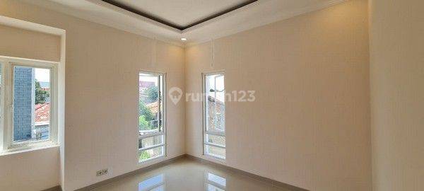 Rumah Modern minimalis dekat Bintaro Exhange Mall  6