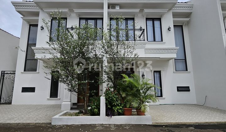Rumah Mewah 2 Lantai Dekat dengan Mall Pondok Gede dan Bandara Halim Rumah Mewah 2 Lantai Dekat dengan Mall Pondok Gede dan Bandara Halim