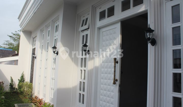 Rumah Mewah Siap Huni 4 Kamar Tidur di Magelang Rumah Mewah Siap Huni 4 Kamar Tidur di Magelang