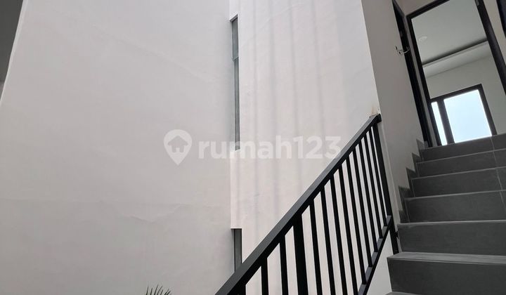 Rumah 2 Lantai High Ceiling Dekat Pusat Niaga di Jati Asih Bekasi