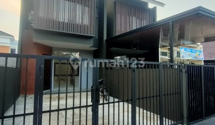 Ready-to-Occupy Modern House, Free Fees, Kitchen Set, Water Dispenser, Bekasi Ready-to-Occupy Modern House, Free Fees, Kitchen Set, Water Dispenser, Bekasi