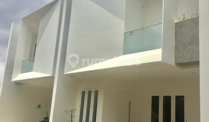 Luxury 2-Storey House Near Highway, Business Center and Mall, Free Kitchen Set 2