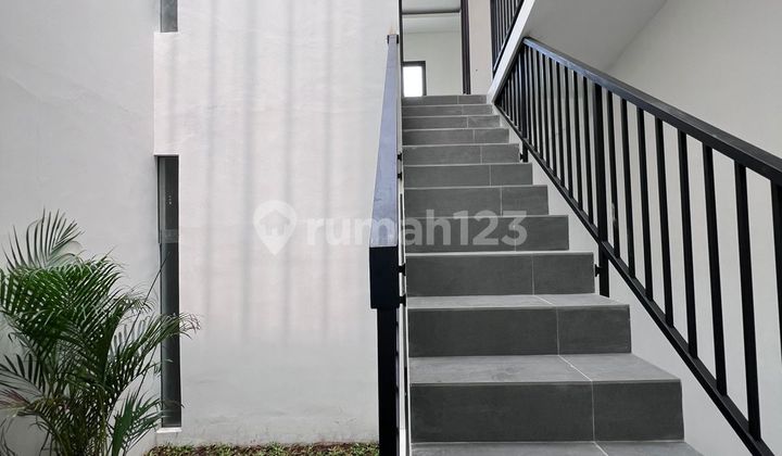 Rumah High Ceiling Dekat Pusat Perbelanjaan, Jatiasih Kota Bekasi