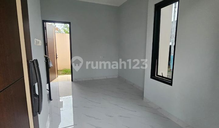 Rumah 2 Lantai Siap Huni Dekat dengan Berbagai Fasilitas Free Biaya2, Wall Moulding, AC di Jakarta Timur Rumah 2 Lantai Siap Huni Dekat dengan Berbagai Fasilitas Free Biaya2, Wall Moulding, AC di Jakarta Timur