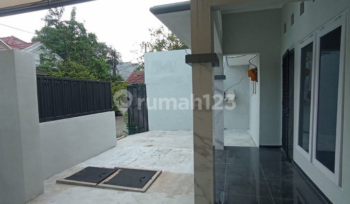 For Rent Nice House in Mulyosari 3 Bedrooms + 1 Ready to Live Flood-Free