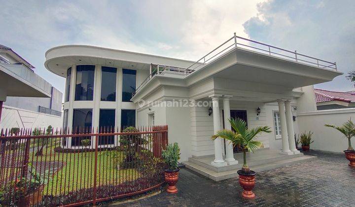 Rumah Mewah di Kemanggisan 2 Lantai Sebrang Taman Siap Huni 1