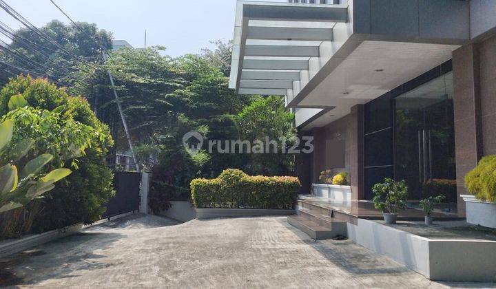 Gedung Kantor di Cikini Jakarta Pusat SHM Kondisi Baru 1