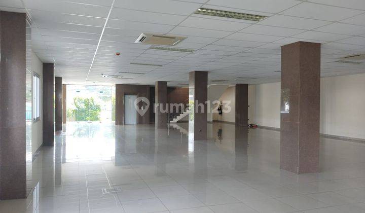 Gedung Kantor di Cikini Jakarta Pusat SHM Kondisi Baru 3