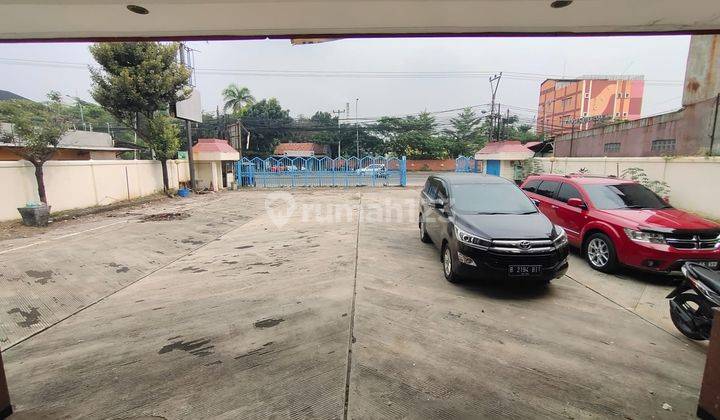 Gedung Ex Rumah Makan Cikarang Pinggir Jalan Dekat Pintu Tol 2