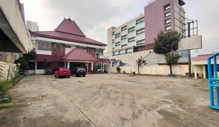 Jual Gedung Pinggir Jalan Raya Cikarang Dekat Pintu Tol  1