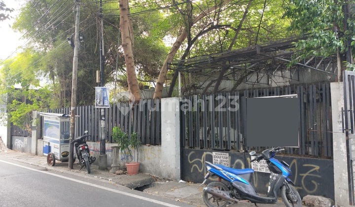 For Rent Old House in Tanah Abang Central Jakarta Office Area