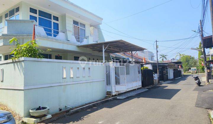 Rumah 2 Lantai Sudah Renovasi Shm Hadap Barat Laut 2