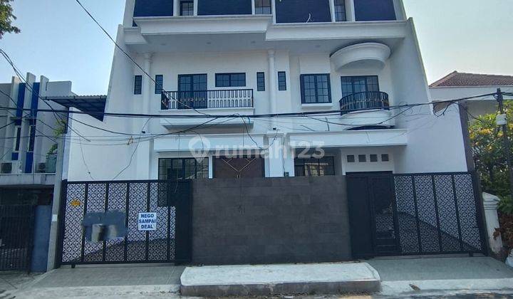 Rumah Mewah Premium Strategis Akses Mudah Bebas Banjir 1
