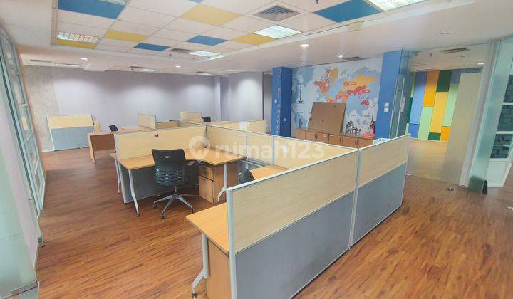 Ruang Kantor Menara Karya Kuningan Uk. 200,76 m Furnished 2