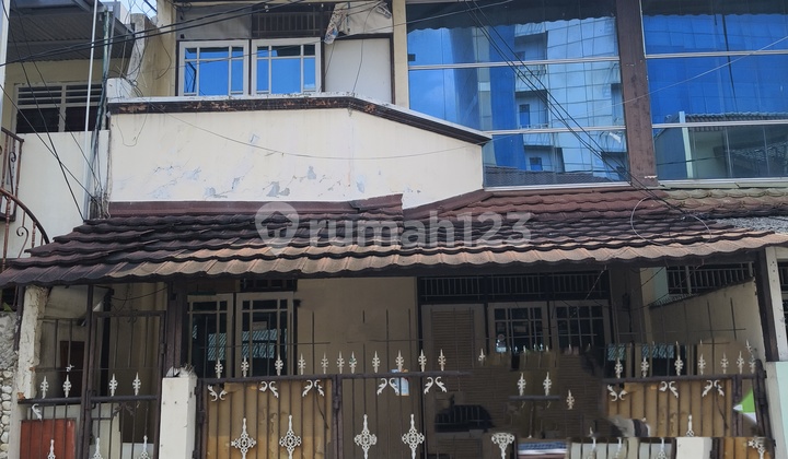 For Rent: Tomang Ready-to-Occupy House Near Busway Stop, Easy Access