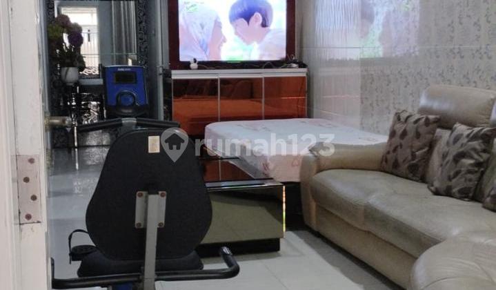 Strategic 2-Storey House on Jl. Gelong Baru Dalam, Tomang, West Jakarta 2