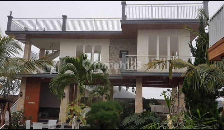 Villa Mewah Ada Rooftop di Tretes Full Furnished 2