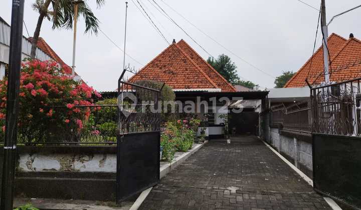 Rumah Tengah Kota Surabaya Strategis Murah 1