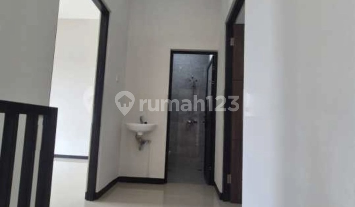 Rumah 2 Lt Surabaya Gunungsari Alana Harga 1 M-an Hadao Jalan Raya 2