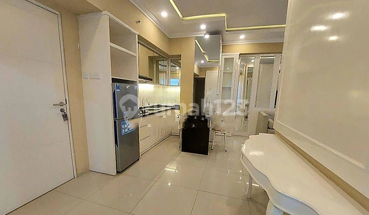 2-Bedroom Apartment in Tanglin Pakuwon, Price 1 Billion Still Negotiable, Furnished Unit in Good Condition. 2