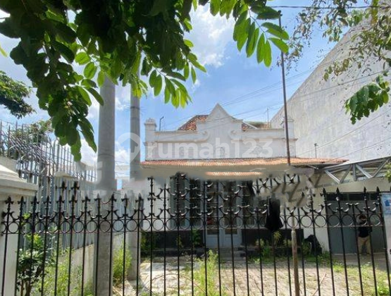Rumah Kolonial LANGKA Tengah Kota Surabaya Super Klasik Strategis Cocok utk Usaha