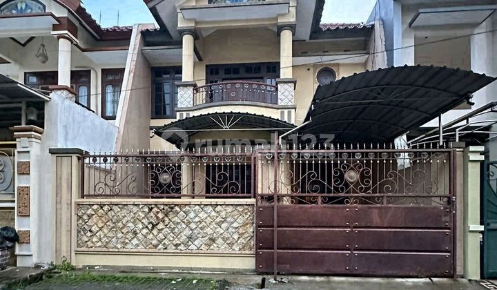 2-Story House in Dharmahusada Close to Galaxy Mall East Surabaya Eligible for KPR 1